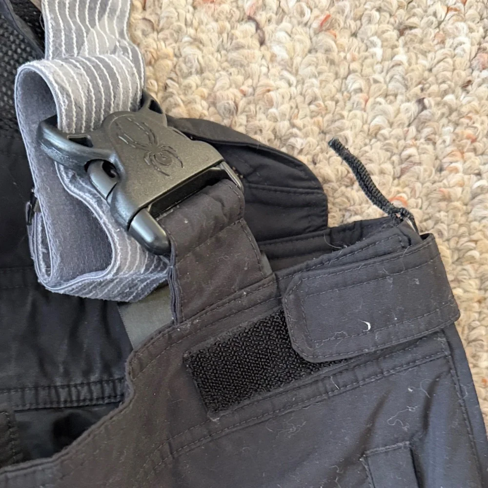 Spyder Black Snow pants with Gray Straps - Picture 3 of 4